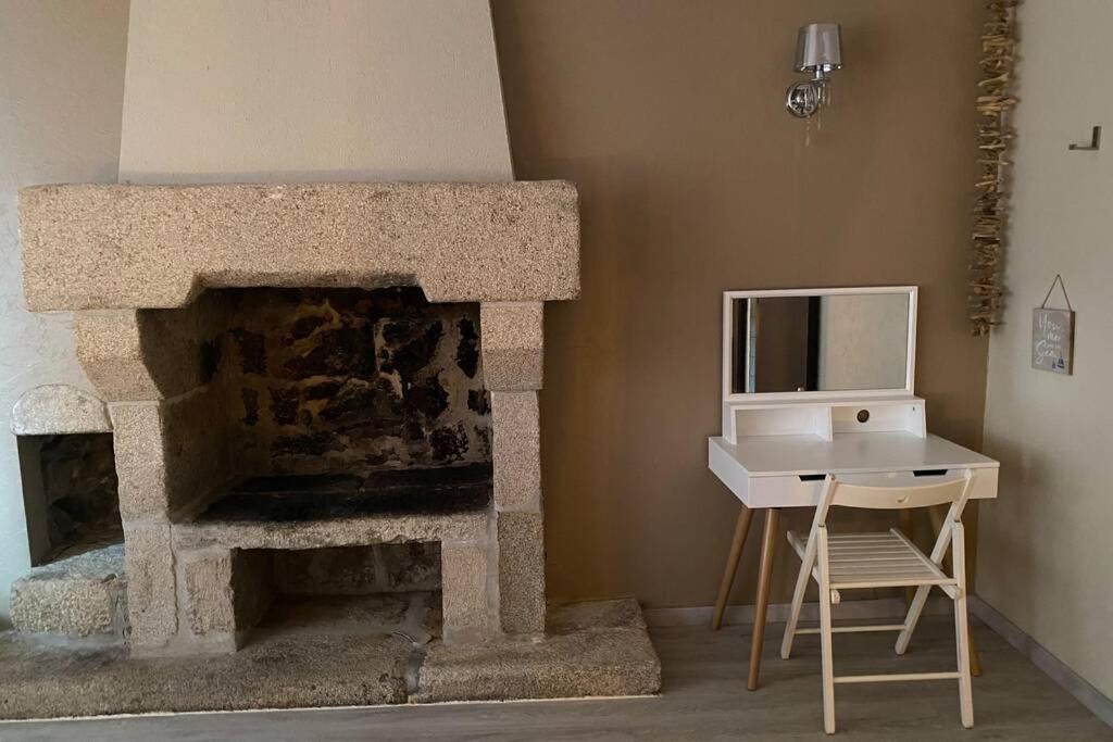 Appartement En Entree De Ville Avec Balneo Pont-lʼAbbé Buitenkant foto